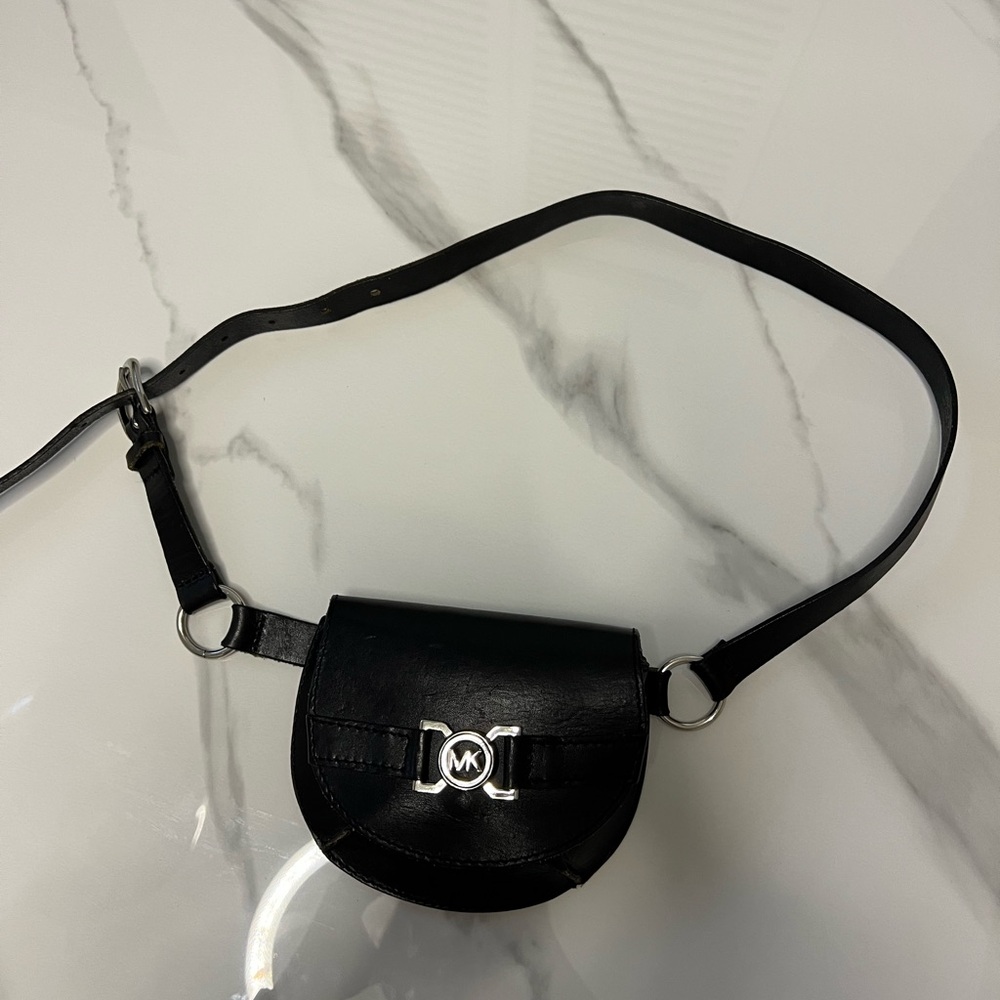 🖤 Michael Kors Black Leather Belt Bag – Mini Crossbody/Fanny Pack